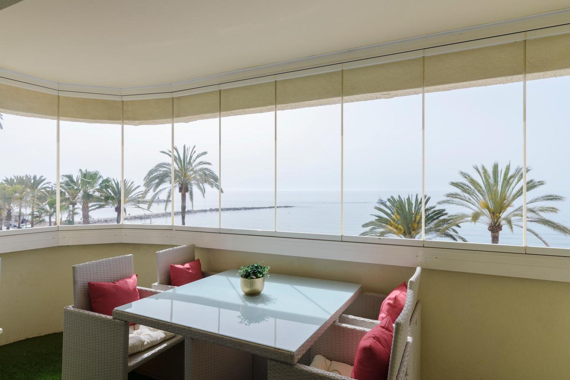 Sea Front Apartment In Marbella Center المظهر الخارجي الصورة