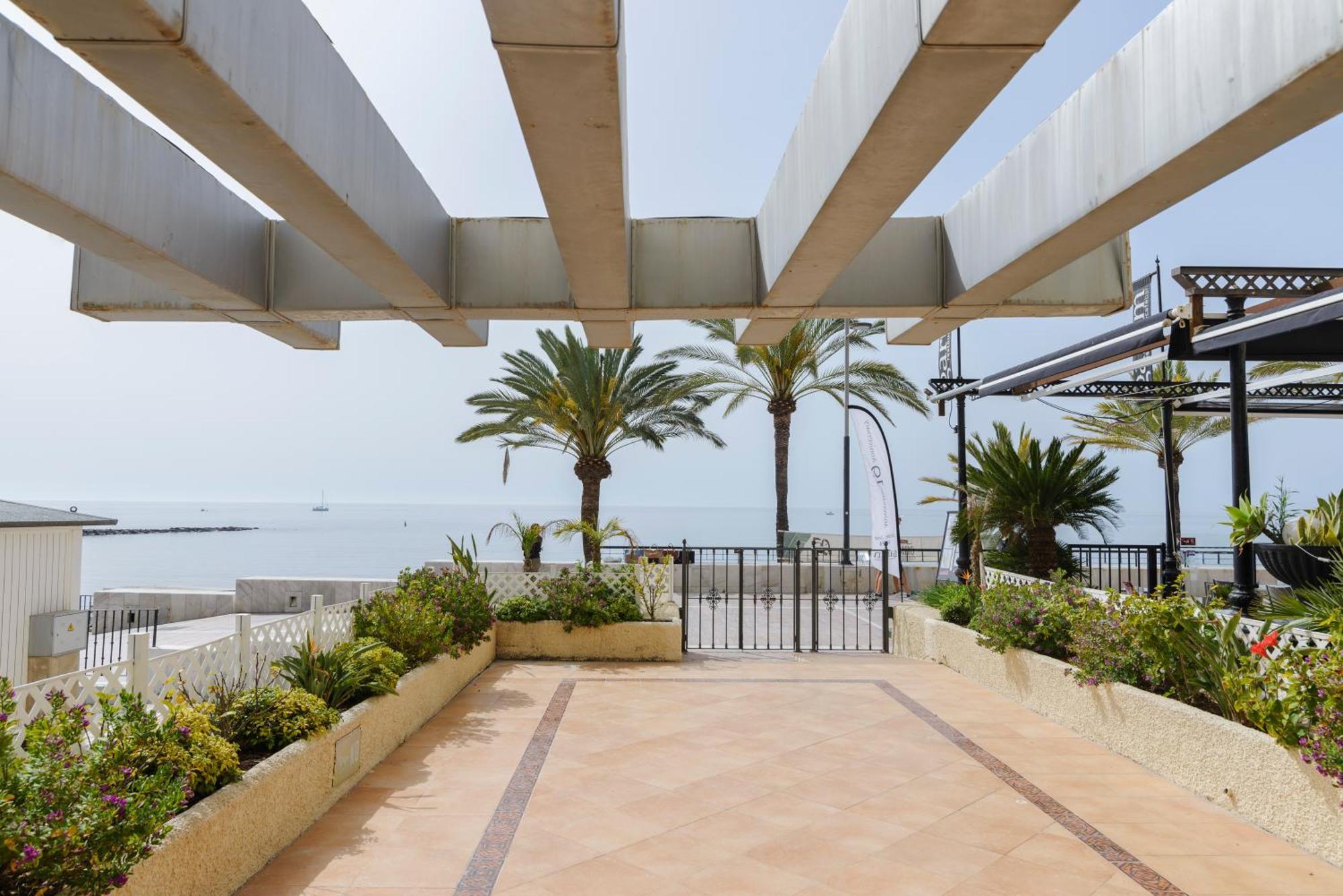 Sea Front Apartment In Marbella Center المظهر الخارجي الصورة