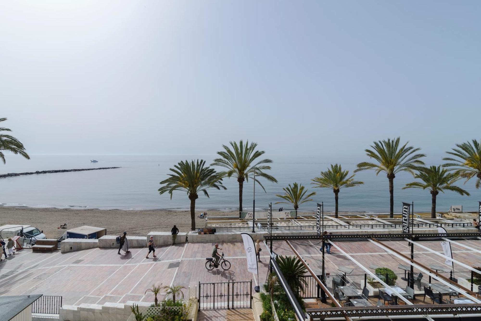 Sea Front Apartment In Marbella Center المظهر الخارجي الصورة