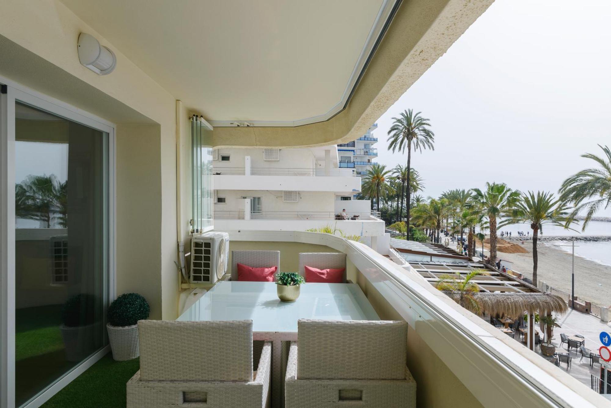 Sea Front Apartment In Marbella Center المظهر الخارجي الصورة